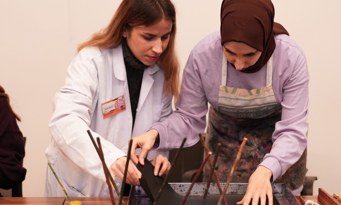 Kadınlardan ebru sanatına yoğun ilgi