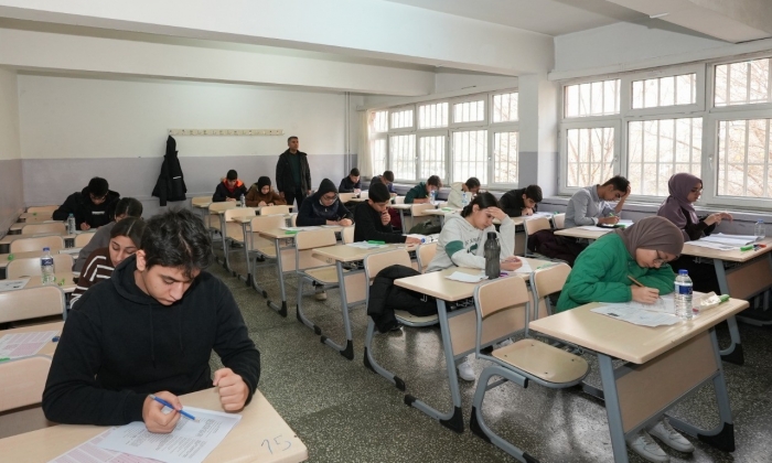 Tarihini En İyi Bilen Öğrenci Ve Okulu Ödüllendirilecek