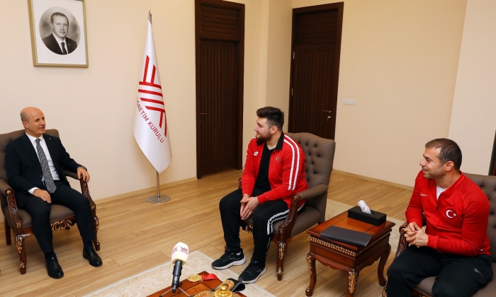 ​​​​Yükseköğretim Kurulundan Milli Sporculara Destek