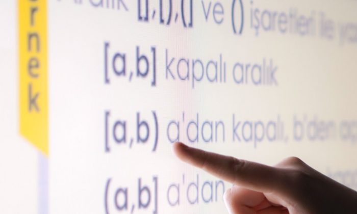 Akıllı tahta  öğrencilerin başarılarını artırdı