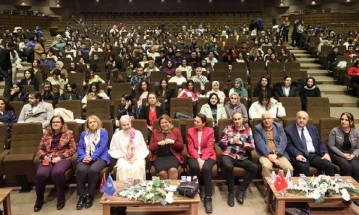 HKÜ’de "Yitik Cennet Kadınlık" Programı Gerçekleştirildi