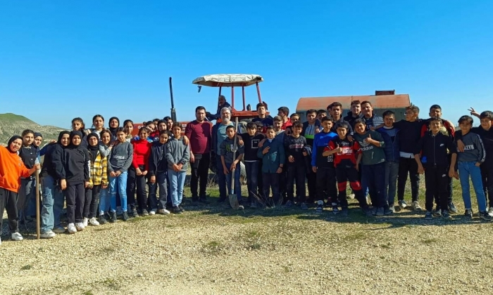 Minik Eller GAÜN’e Fidan Dikti