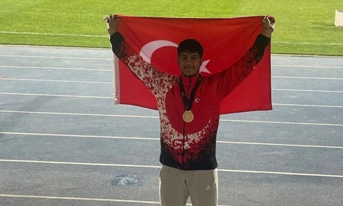 GAÜN’lü öğrenci altın madalya kazandı   