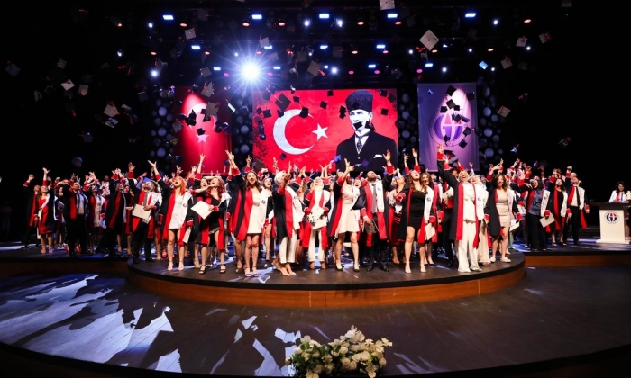 Gaziantep Üniversite’nin genç doktorları mezun oldu