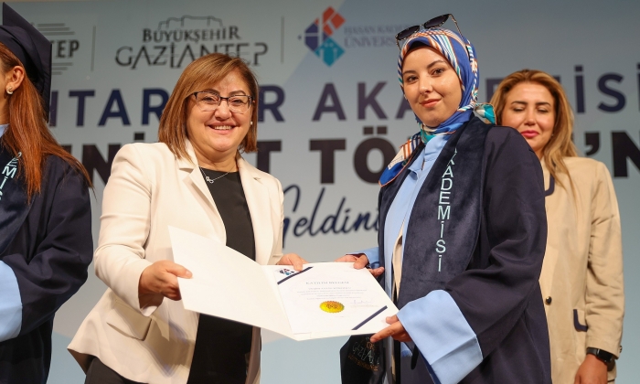 Muhtarlar Akademisi’nde mezuniyet