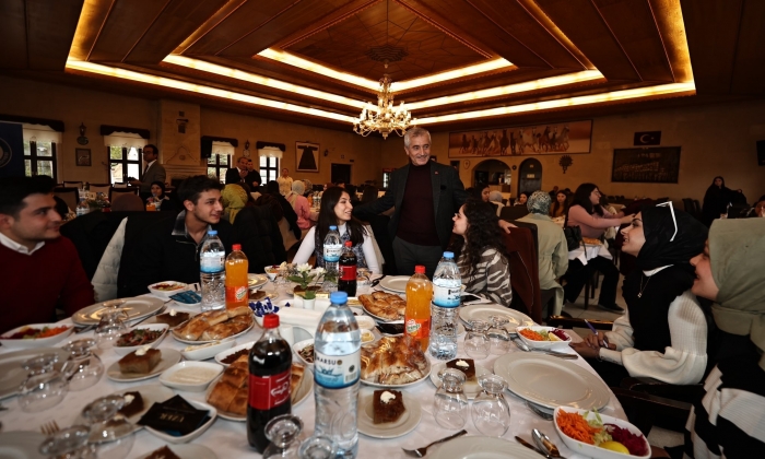 Tahmazoğlu, Gaziantepli öğrencilerle buluştu!