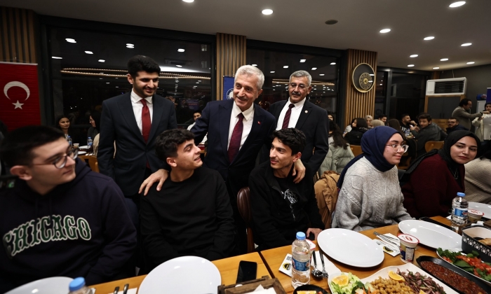    Tahmazoğlu öğrencilerle biraraya geldi   