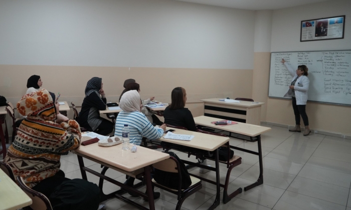    Şahinbeyli kadınlar İngilizce öğreniyor