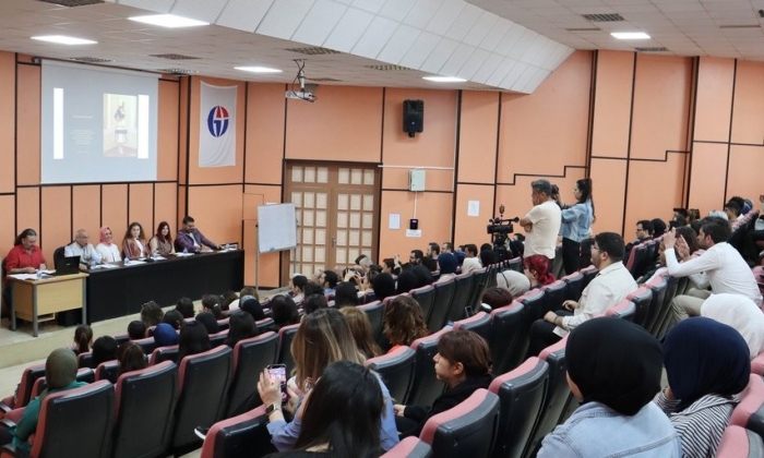 GAÜN’de “Kutnu İle Tasarımda Yeni Ufuklar” Paneli Düzenlendi