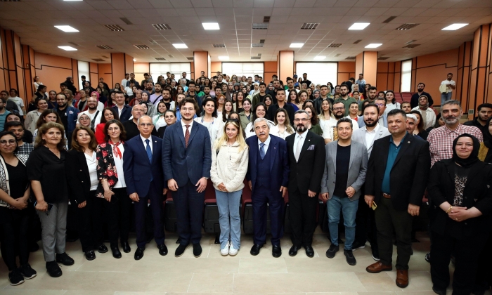 Hayalleri gerçekçi olanlar başarılı olur