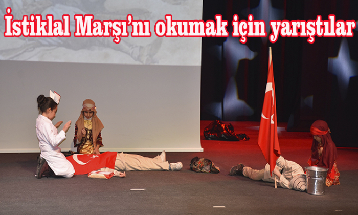 Öğrenciler İstiklal Marşını Okumak İçin Yarıştı