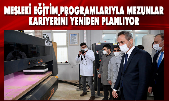 MESLEKİ EĞİTİM PROGRAMLARIYLA 64 BİN MEZUN, KARİYERİNİ YENİDEN PLANLIYOR