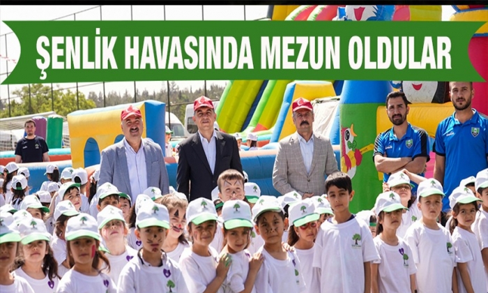 Şenlik havasında mezun oldular