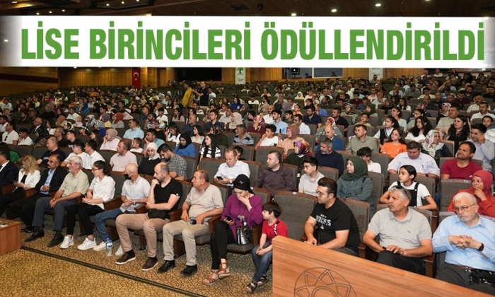 Lise birincileri ödüllendirildi!