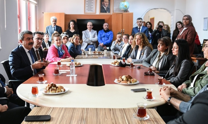 Bakan Tekin'le "Öğretmenler Odası Buluşmaları" başlıyor