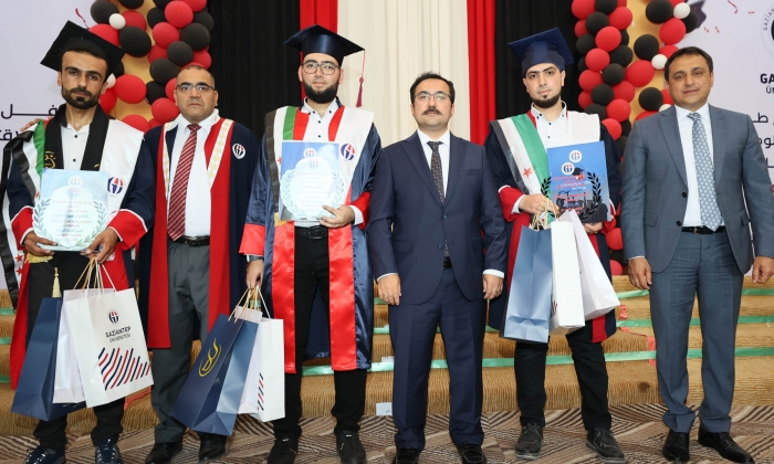 İlk mezunlarını verdi