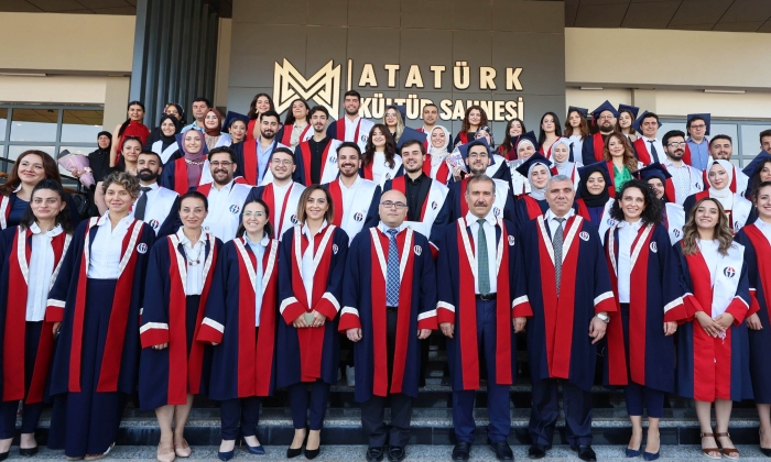 Mimarlık Fakültesi’nde mezuniyet coşkusu