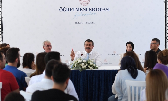 Bakan Tekin, öğretmenlerle buluştu