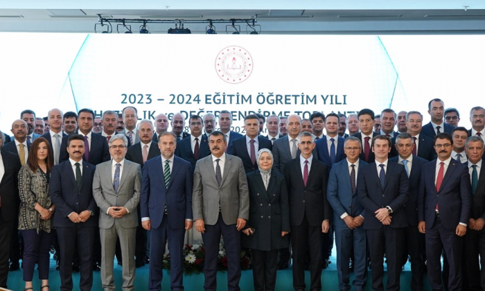 Bakanı Tekin millî eğitim müdürleri ile bir araya geldi!