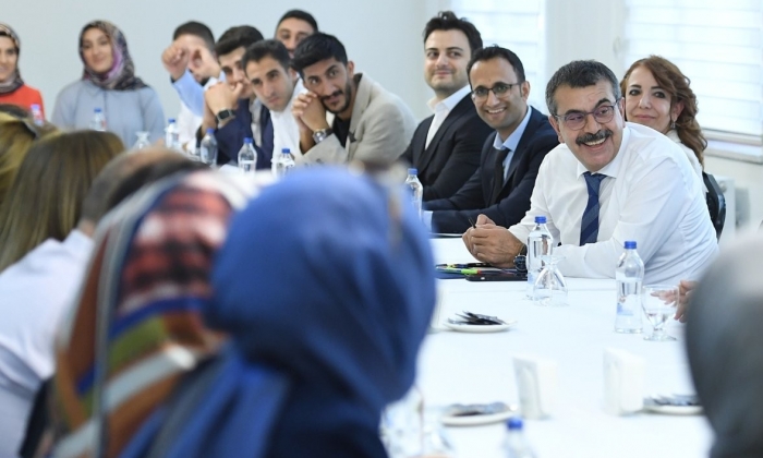 Bakan tekin, öğretmenlerle bir araya geldi