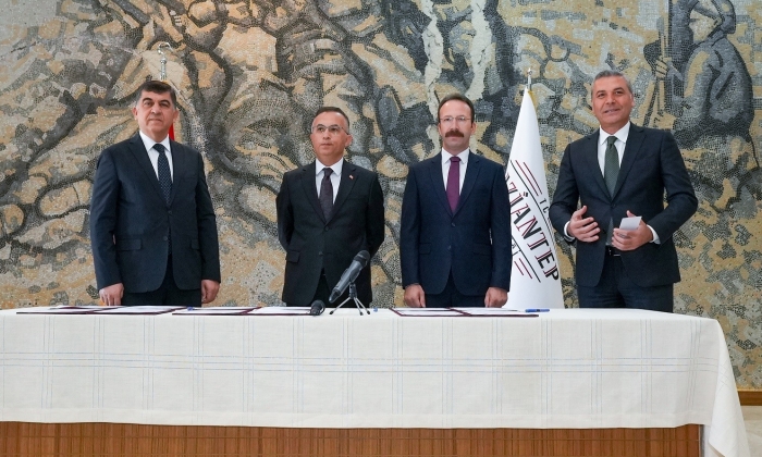 İmzalar öğrenciler için yapıldı!