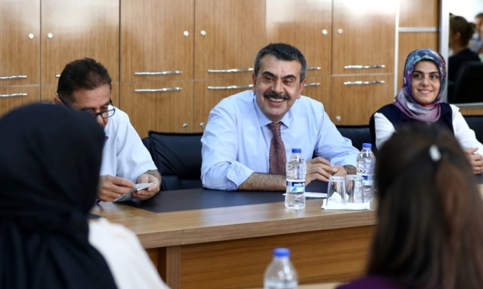 Öğretmenlik Kariyer Basamakları Yazılı Sınavı için ücret alınmayacak