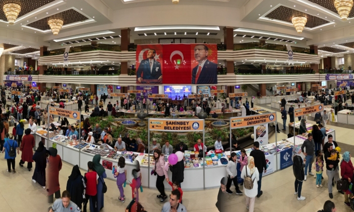 Kitap fuarını kitapseverler çok beğendi