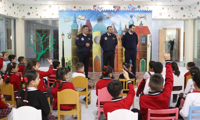 Çocuklar, gelecekteki mesleklerine karar veriyor  