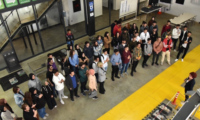 Ünverdi, üniversite öğrencileri ile bir araya geldi