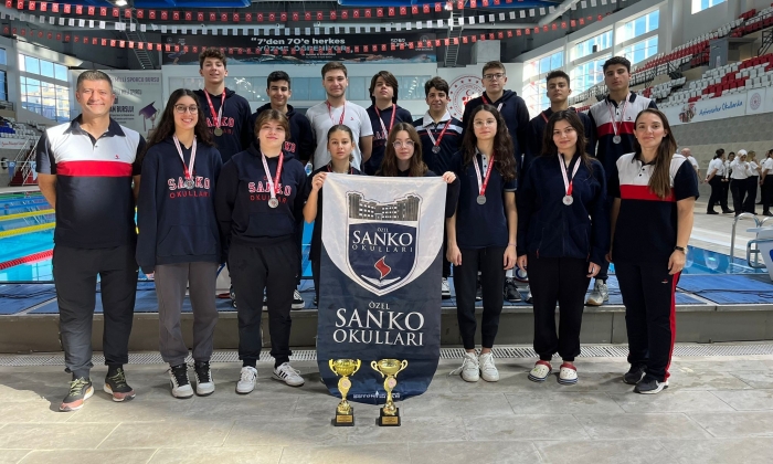 SANKO Okulları öğrencilerinin yüzme başarısı