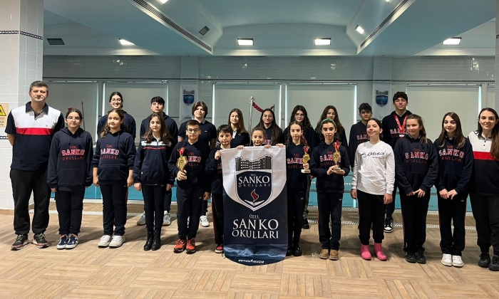 Sanko okulları yüzmede üç kupa kazandı   