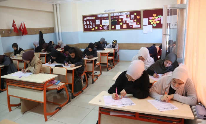 Şahinbeyli öğrenciler umre için ter döktü   