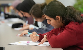 Öğrenciler,  ders çalışma imkânı buluyor