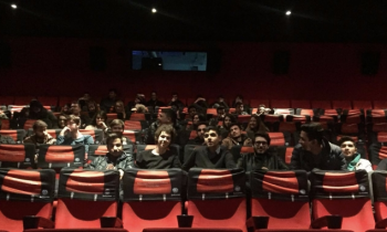 İşlem öğrencileri sinemada