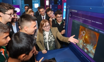  “Yapay Zeka Ve Dijital Yaşam” temalı  sergi