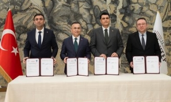    Umut Yılmaz, başarılı öğrencileri ödüllendirdi