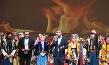 “Anadolu” Halk Dansları Gösterisi Büyük Beğeni Topladı