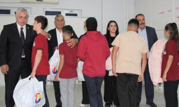 Gaziantep’te öğrencilere kışlık kaban desteği!