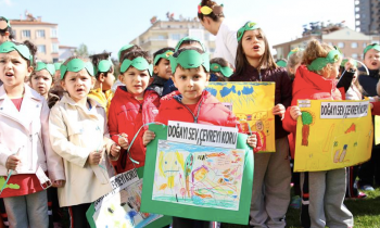 Sankolu miniklerden "Doğayı Sev, Çevreni Koru" yürüyüşü