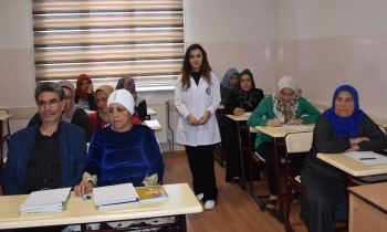 Okuma yazma öğreniyorlar