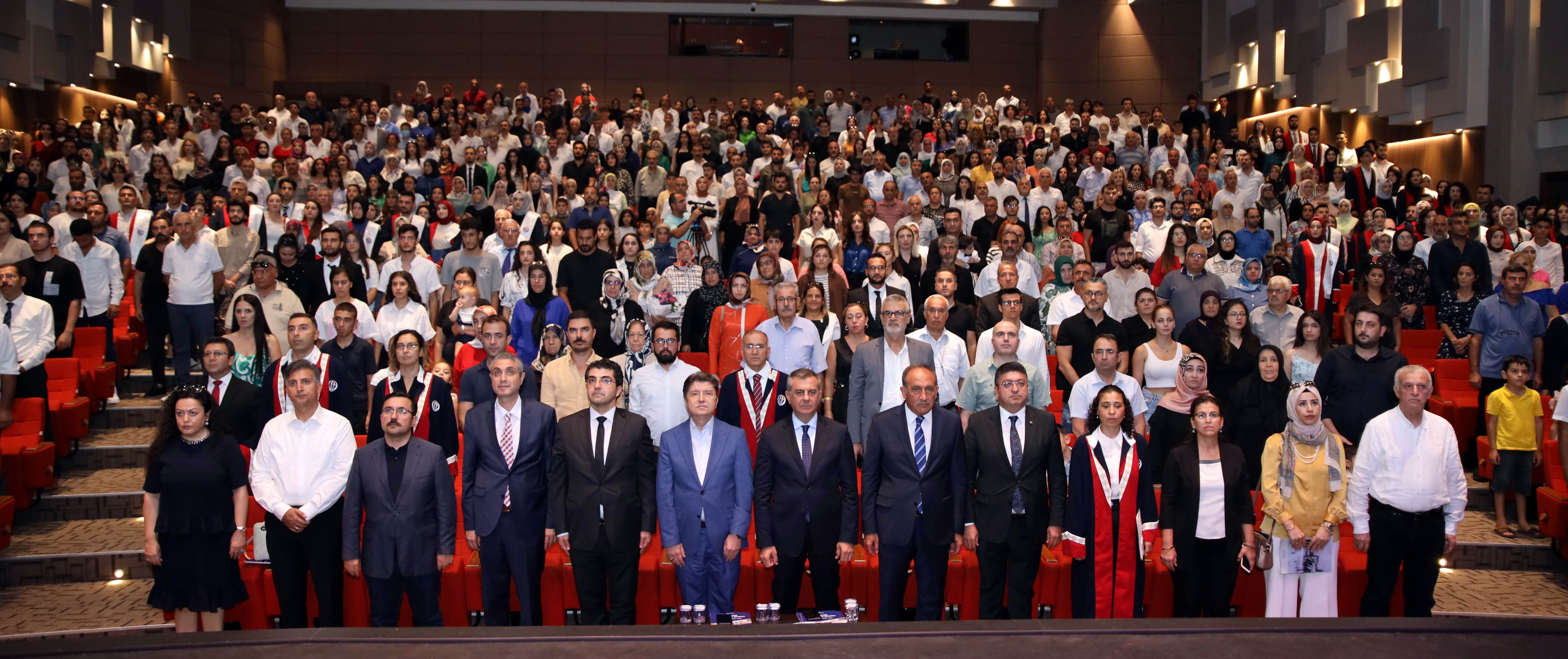Gaziantep Üniversitesi Hukuk Fakültesi’nde mezuniyet heyecanı!