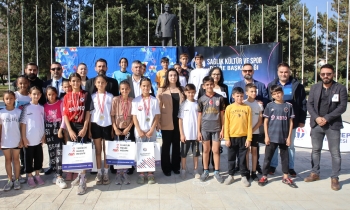 GAÜN'de Geleneksel Atatürk Koşusu Düzenlendi